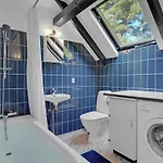 Dom wakacyjny 4 Bedroom Awesome In Højby