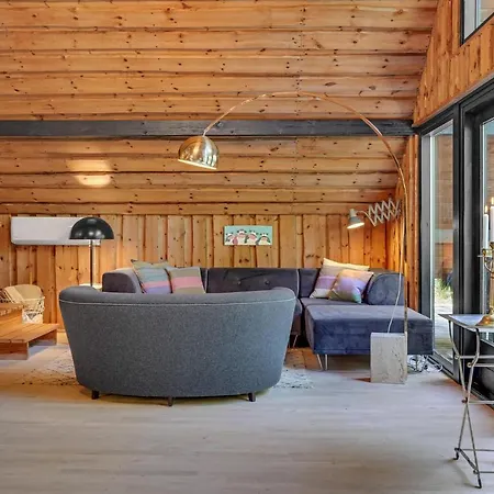 Holiday home 4 Bedroom Awesome In