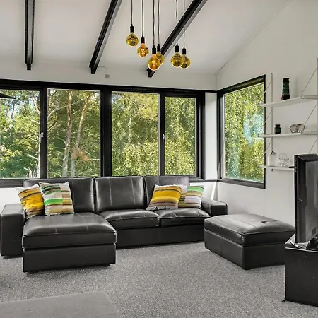 4 Bedroom Awesome In