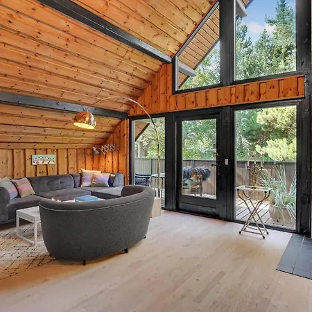 Holiday home 4 Bedroom Awesome In