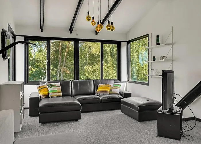 4 Bedroom Awesome In