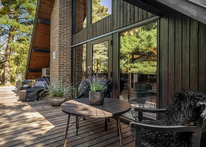 4 Bedroom Awesome In Casa de Férias Højby